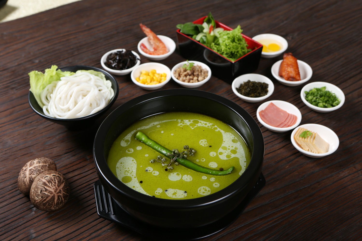 狀元米線，眾多加盟商家的誠摯選擇，餐飲創(chuàng)業(yè)好項目，全國合作熱線：400-967-2208