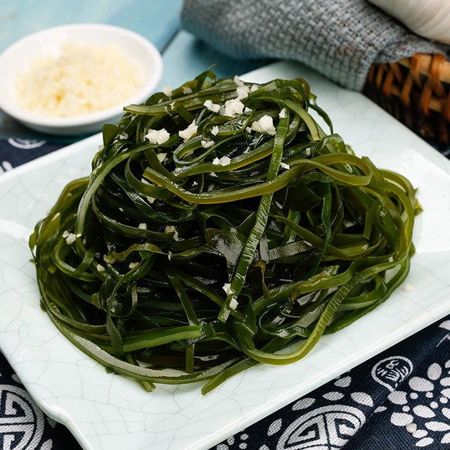 狀元米線深知決定一家米線店生意好壞，全靠產(chǎn)品口味，18年專業(yè)米線品類，真材實(shí)料，才夠好吃！歡迎各界有志之士加入合作。全國合作熱線：400-967-2208